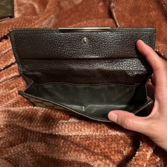 Gucci | Brown | Monogram International Wallet - Picture 4 of 14